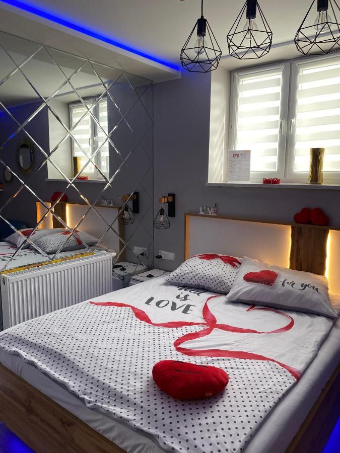 Apartament "Love" Centrum Z Duza Wanna Dla Dwojga Gniezno Luaran gambar