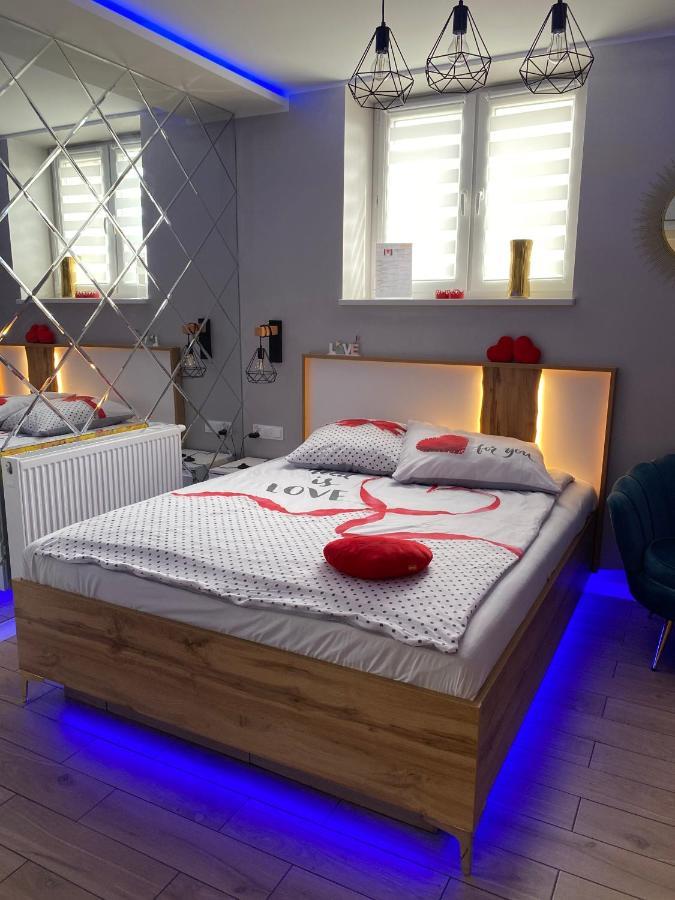Apartament "Love" Centrum Z Duza Wanna Dla Dwojga Gniezno Luaran gambar