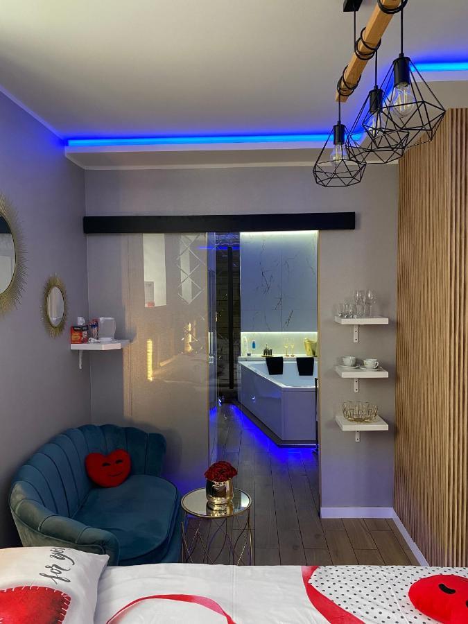 Apartament "Love" Centrum Z Duza Wanna Dla Dwojga Gniezno Luaran gambar