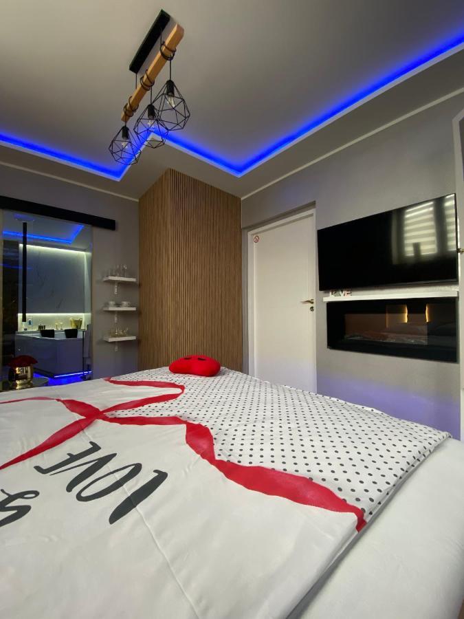 Apartament "Love" Centrum Z Duza Wanna Dla Dwojga Gniezno Luaran gambar